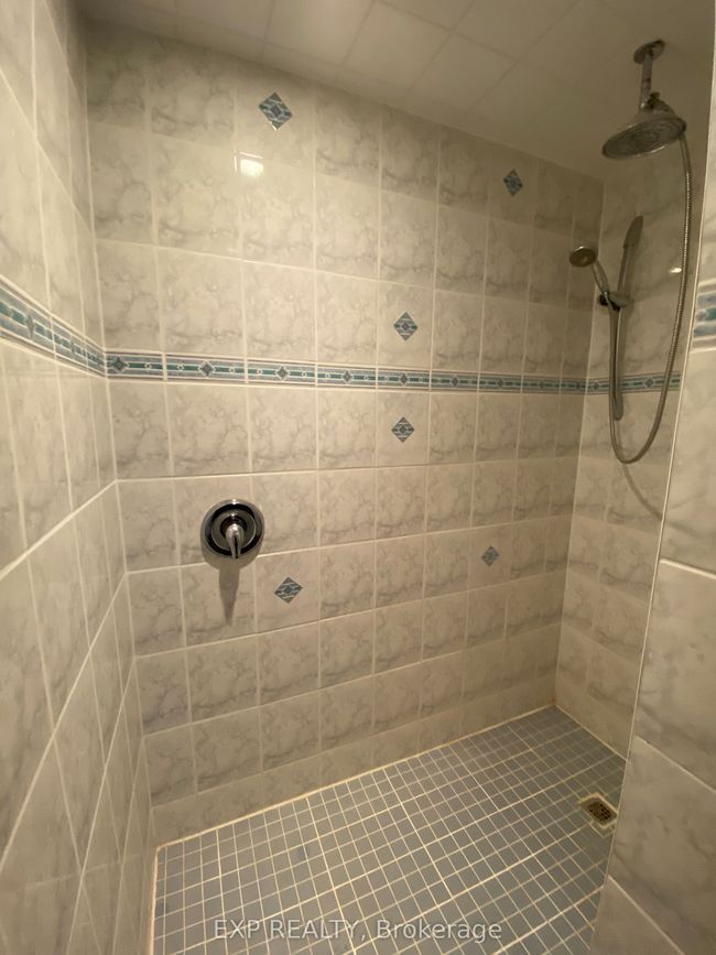 612 Romaine St, House other with 10 bedrooms, 5 bathrooms and 4 parking in Peterborough ON | Image 19
