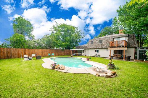 2121 Mountainview Dr, Hurst, TX, 76054-2921 | Card Image