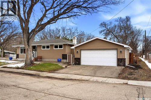201 Shannon Rd, Regina, SK, S4S5H8 | Card Image