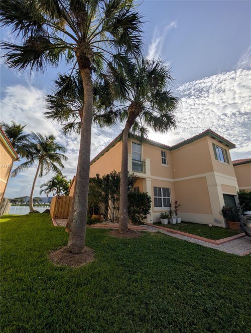 14391 Nw 83rd Ave, Miami Lakes, FL, 33016-5752 | Card Image