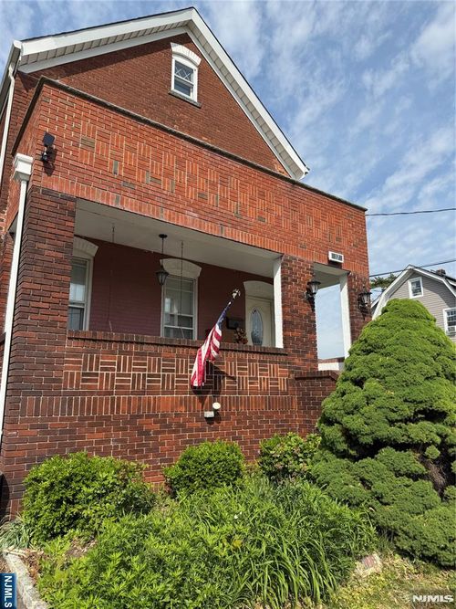 17 Nicholas Street, Little Ferry, NJ, 07643 | Card Image
