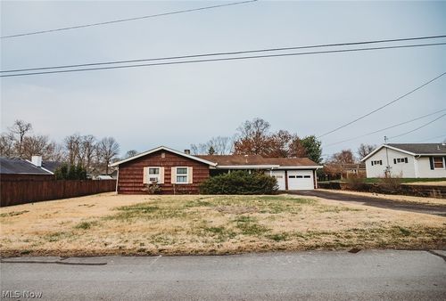 203 Clark Dr, Marietta, OH, 45750-1012 | Card Image