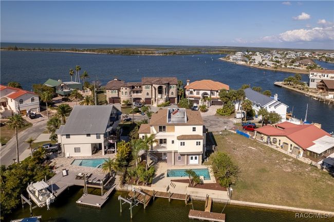3073 Gulf Winds Cir, House other with 3 bedrooms, 5 bathrooms and 3 parking in Hernando Beach FL | Image 44