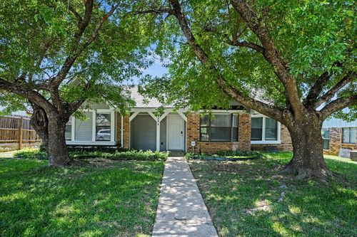 1022 Cedar Run Dr, Duncanville, TX, 75137-3577 | Card Image