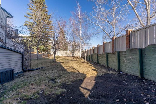 33 - 448 Strathcona Dr Sw, Townhouse with 3 bedrooms, 4 bathrooms and 4 parking in Calgary AB | Image 47