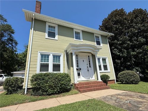 1525 W First Street, Winston Salem, NC, 27101 | Card Image