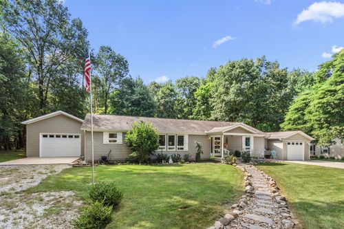 10935 Anchor Dr, Walkerton, IN, 46574-9347 | Card Image
