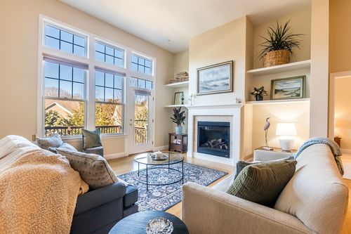 20-20 Twin Oaks Dr, Mashpee, MA, 02649-2894 | Card Image