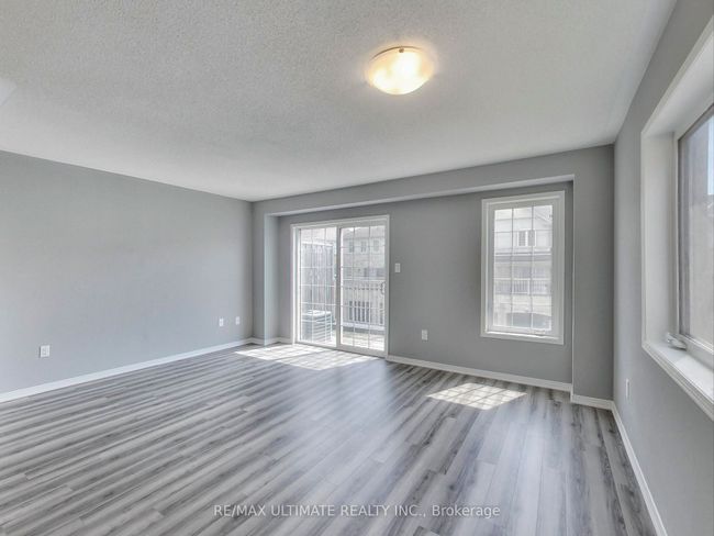 487 Rossland Rd E, House attached with 3 bedrooms, 3 bathrooms and 1 parking in Ajax ON | Image 11