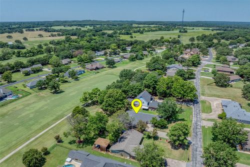310 Navajo Trl, Gainesville, TX, 76240-9422 | Card Image