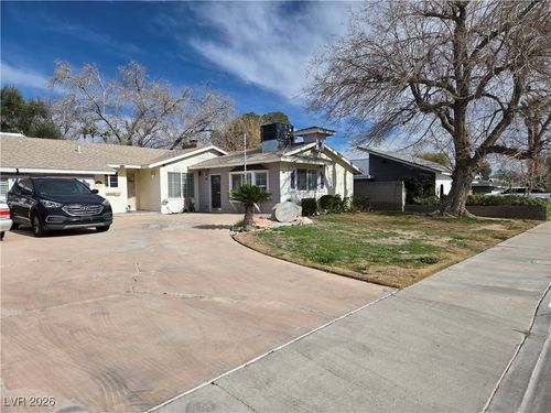 2706 Colanthe Ave, Las Vegas, NV, 89102-2060 | Card Image