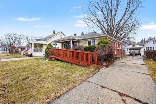 22510 Lincoln St, Saint Clair Shores, MI, 48082-1742 | Card Image