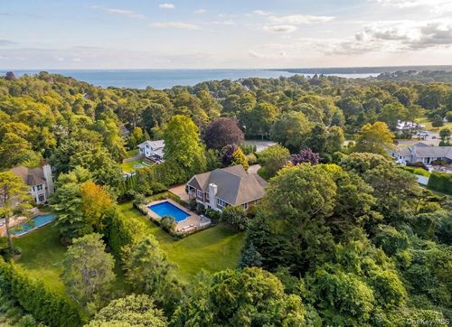 10 Peconic View Ct, Southampton, NY, 11968-3619 | Card Image