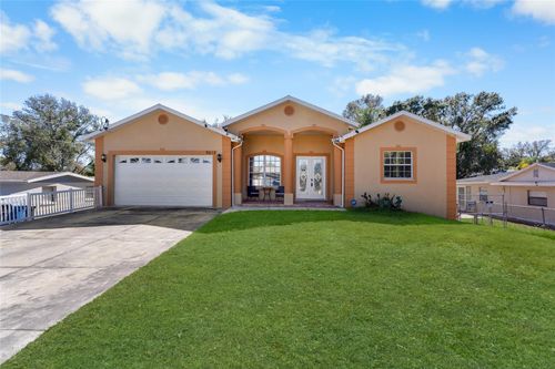 9012 W Flora St, TAMPA, FL, 33615-2716 | Card Image