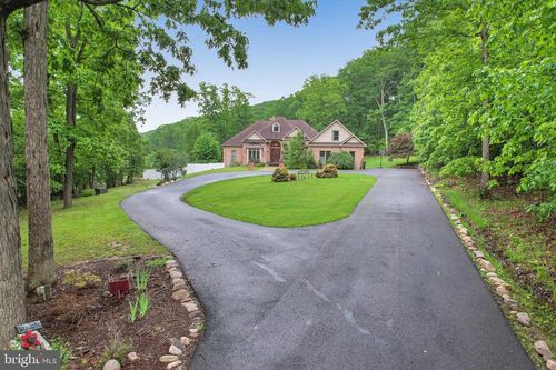 25 Mariner Ct, RIDGELEY, WV, 26753-5015 | Card Image