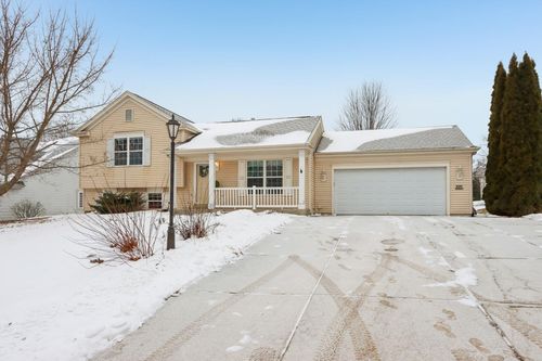 W142N9935 Amber Dr, Germantown, WI, 53022-5378 | Card Image
