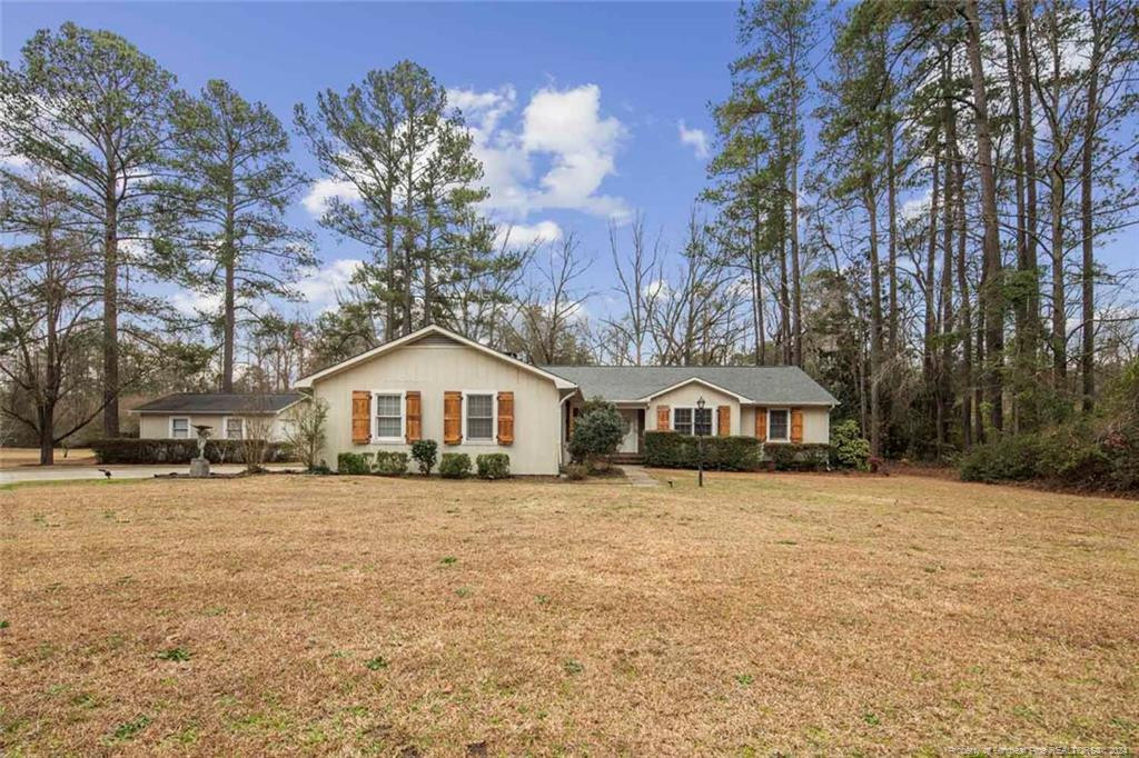 Donaldson Ave, Raeford, NC 28376