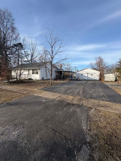 105 Benedict St, Valier, IL, 62891 | Card Image