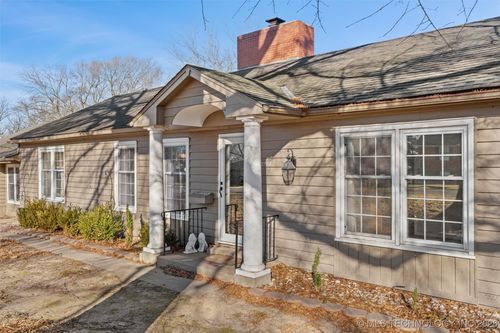 2908 Sheridan Rd, Bartlesville, OK, 74006-4718 | Card Image