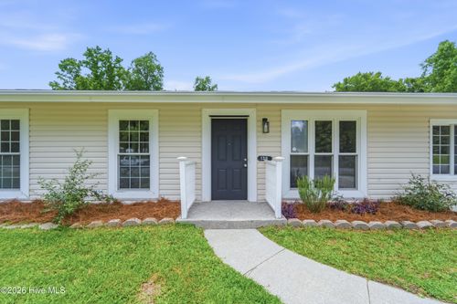 130 Tanglewood Dr, Jacksonville, NC, 28540-3956 | Card Image