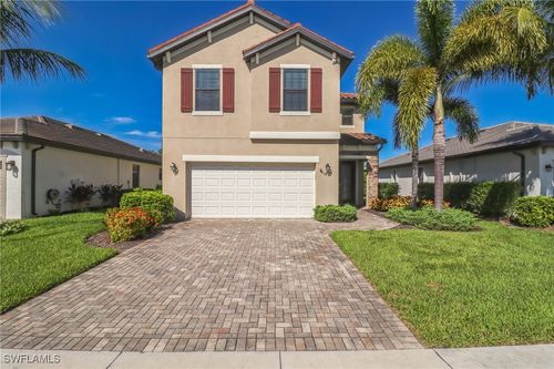 9227 Shadow Oak Ln, NAPLES, FL, 34120-5271 | Card Image