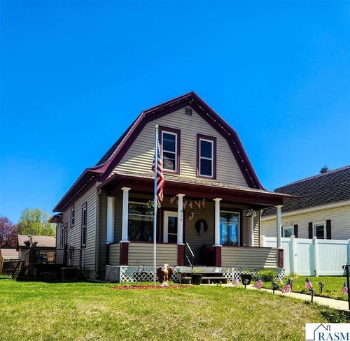814 N Minnesota St, New Ulm, MN, 56073-1237 | Card Image