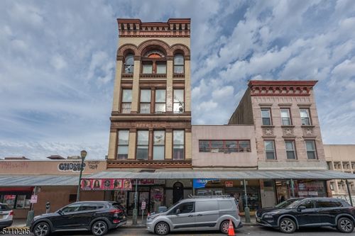 83 Broadway, Paterson, NJ, 07505-1130 | Card Image