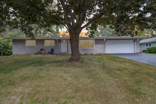 662 French Gln, Oregon, WI, 53575-2723 | Card Image
