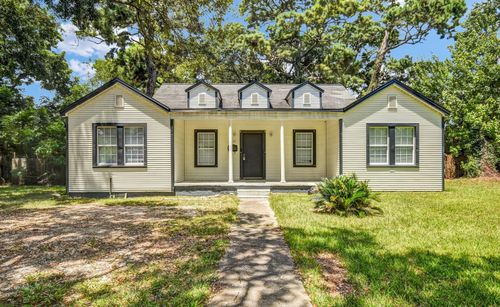 2642 Cedar Dr, La Marque, TX, 77568-3920 | Card Image