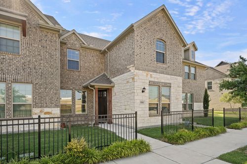 5556 Kilmer Dr, North Richland Hills, TX, 76180-2102 | Card Image