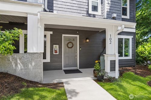 102-5501 Lakemont Blvd Se, Bellevue, WA, 98006-5344 | Card Image