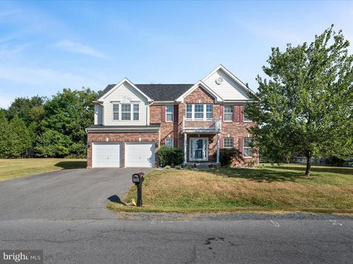 56 Calvert Cir, BUNKER HILL, WV, 25413-3621 | Card Image