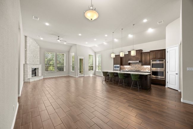 433 Stoney Point Rd, House other with 4 bedrooms, 3 bathrooms and null parking in Austin TX | Image 5