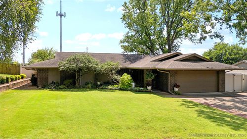 3208 E 80th Pl, Tulsa, OK, 74136-8746 | Card Image