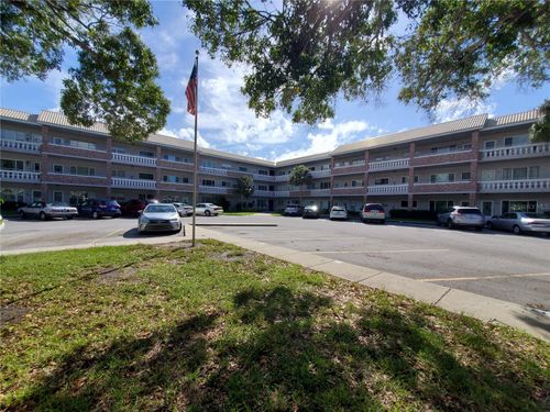 apt-19-2461 Rhodesian Dr, CLEARWATER, FL, 33763-1940 | Card Image