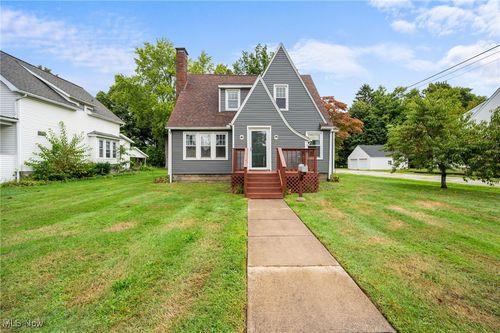 515 Eastwood St, Geneva, OH, 44041-1631 | Card Image
