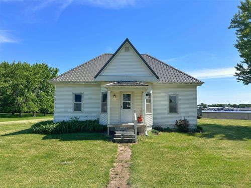 110 12th St Se, Oelwein, IA, 50662-3026 | Card Image