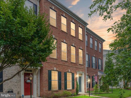 15862 Mackenzie Manor Dr, HAYMARKET, VA, 20169-4947 | Card Image