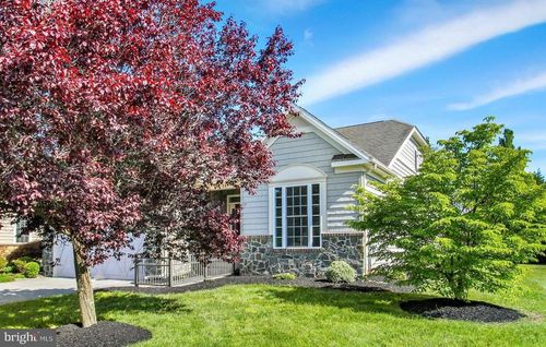 24 St Michaels Way, Hanover, PA, 17331-8005 | Card Image