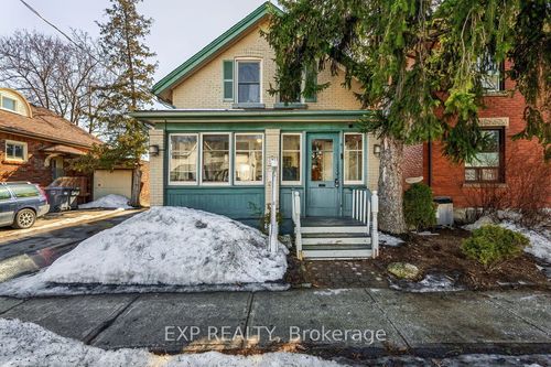 7 David St, Brampton, ON, L6X1J2 | Card Image