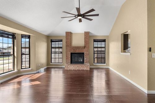11711 Lorene Ave, Midwest City, OK, 73130-8417 | Card Image