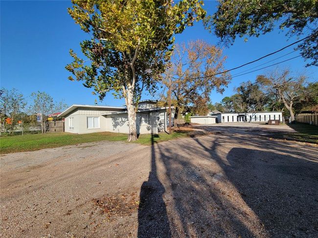 2320 Blalock Rd, Home with 3 bedrooms, 2 bathrooms and null parking in Houston TX | Image 4