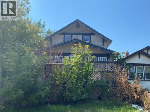 1038 Retallack St, Regina, SK, S4T2H3 | Card Image