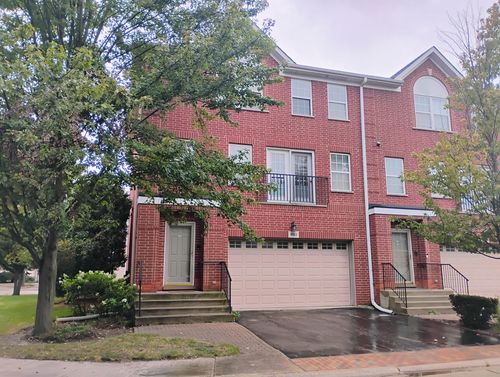 893 Enfield Dr, Northbrook, IL, 60062-5989 | Card Image