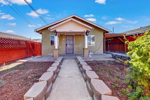 4221 23 Dwight St., San Diego, CA, 92105 | Card Image