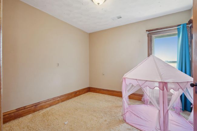 1827 N Pilot Grove Rd, Home with 4 bedrooms, 1 bathrooms and null parking in Dunkerton IA | Image 16
