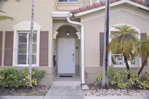 5-10-8261 Nw 107th Ct, Doral, FL, 33178-5213 | Card Image