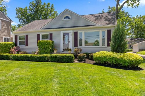 33161 Lake Rd, Avon Lake, OH, 44012-1303 | Card Image