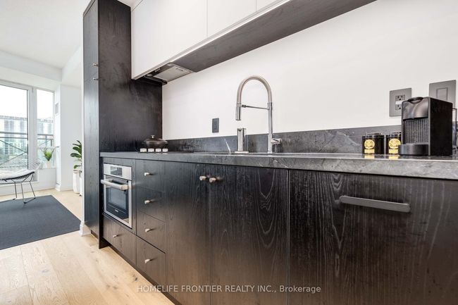 905 - 20 Scrivener Sq, Condo with 2 bedrooms, 1 bathrooms and 1 parking in Toronto ON | Image 6