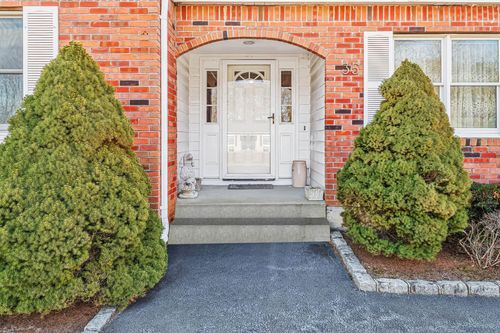 35 Westminster Dr, Bohemia, NY, 11716-3967 | Card Image